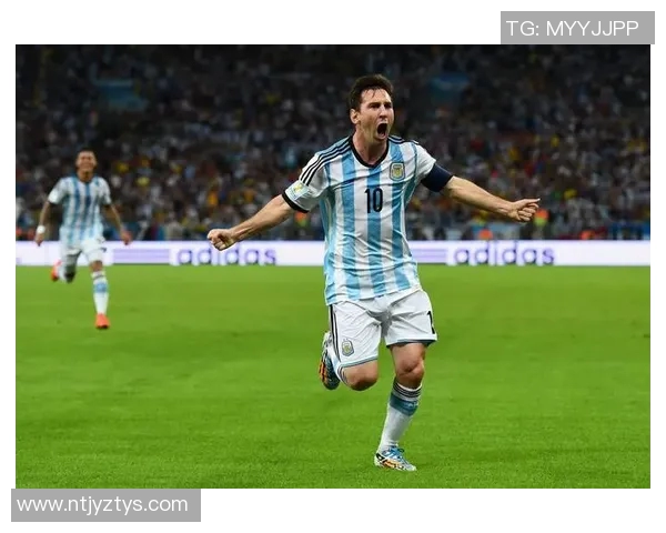 有个足球明星叫梅西他在绿茵场上的传奇故事令人难以忘怀