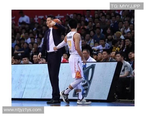 深圳篮球队在篮球团队协作排行榜中荣获第八名展现出色团队精神与实力